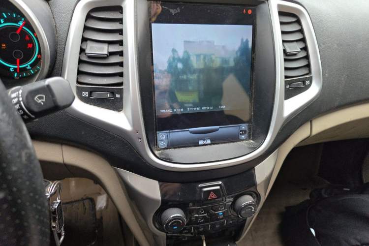 Used CHANGAN Eado 2012 1.6L Manual Luxury Model China IV Standard Audio And AC Panel