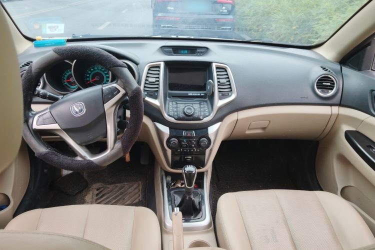 Used CHANGAN Eado 2012 1.6L Manual Shuya Model China IV Standard Center Console
