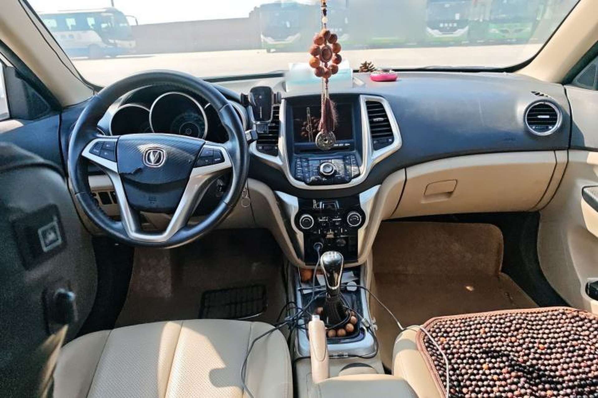 Used CHANGAN Eado 2012 1.6L Manual Luxury Model China IV Standard Center Console