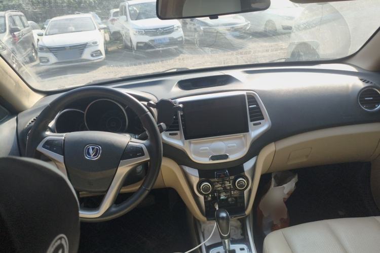Used CHANGAN Eado 2012 1.6L Automatic Luxury Version China IV Standard Center Console