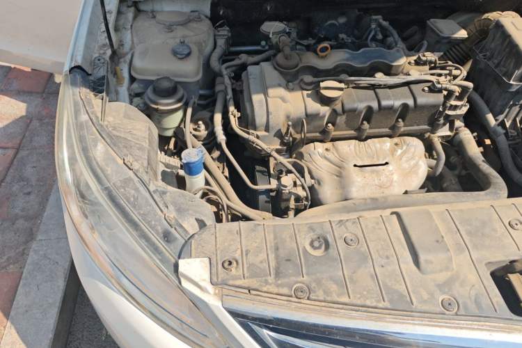 Used CHANGAN Eado 2012 1.6L Manual Luxury Model China IV Standard Engine Bay Right