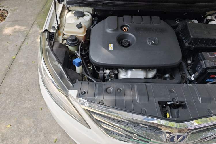 Used CHANGAN Eado 2012 1.6L Automatic Luxury Version China IV Standard Engine Bay Right