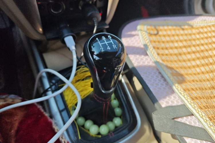 Used CHANGAN Eado 2012 1.6L Manual Luxury Model China IV Standard Gear Lever