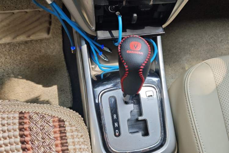 Used CHANGAN Eado 2012 1.6L Automatic Luxury Version China IV Standard Gear Lever