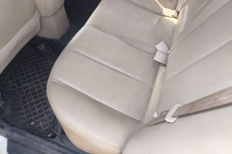 Used CHANGAN Eado 2012 1.6L Automatic Luxury Version China IV Standard Left Rear Seat