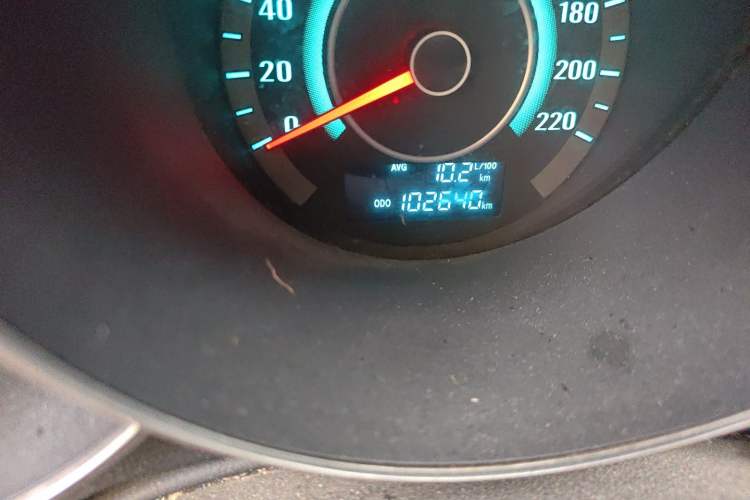 Used CHANGAN Eado 2012 1.6L Manual Luxury Model China IV Standard Odometer Close Up