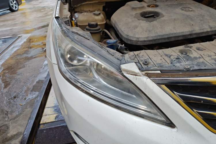Used CHANGAN Eado 2012 1.6L Manual Luxury Model China IV Standard Right Front Headlight