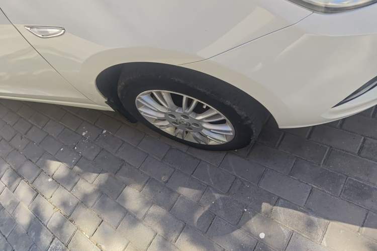 Used CHANGAN Eado 2012 1.6L Manual Luxury Model China IV Standard Right Front Wheel Hub