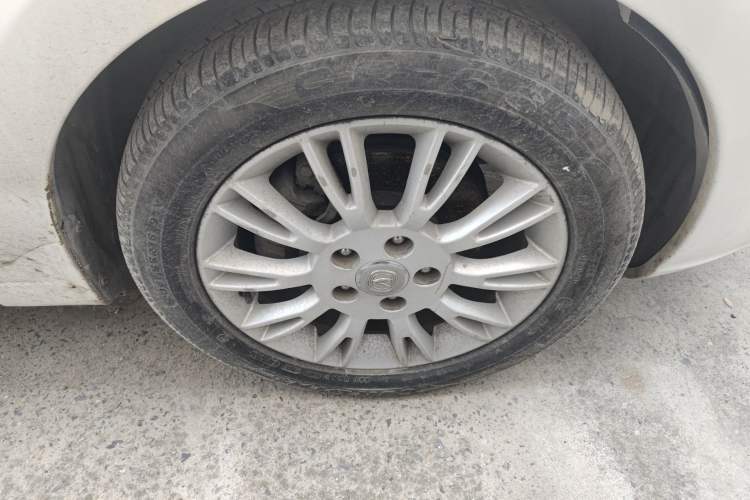 Used CHANGAN Eado 2012 1.6L Manual Luxury Model China IV Standard Right Front Wheel Hub