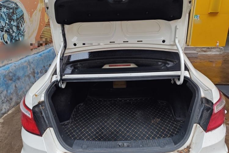 Used CHANGAN Eado 2012 1.6L Manual Luxury Model China IV Standard Trunk