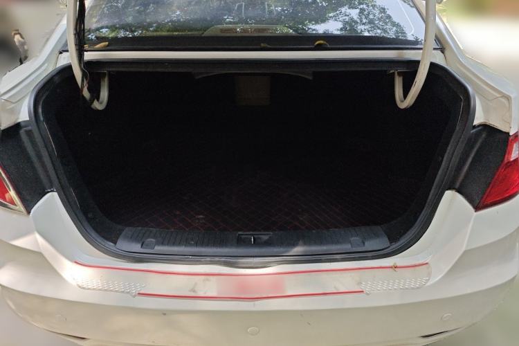 Used CHANGAN Eado 2012 1.6L Automatic Luxury Version China IV Standard Trunk