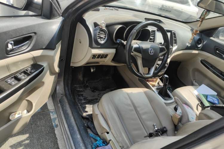 Used CHANGAN Eado 2012 1.6L Manual Luxury Model China IV Standard Driver Seat
