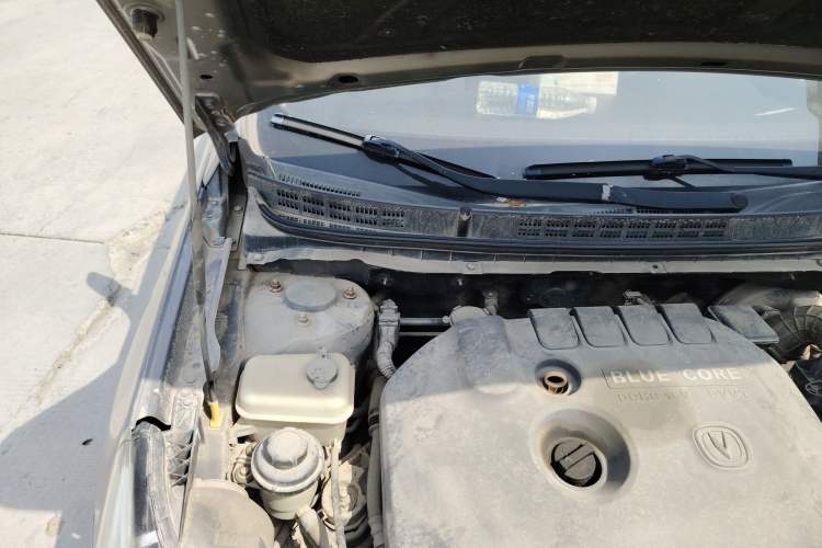 Used CHANGAN Eado 2012 1.6L Manual Luxury Model China IV Standard Engine Bay Right