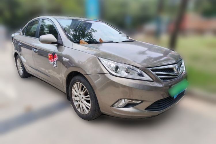 Used CHANGAN Eado 2012 1.6L Manual Luxury Model China IV Standard Front Right 45 Deg