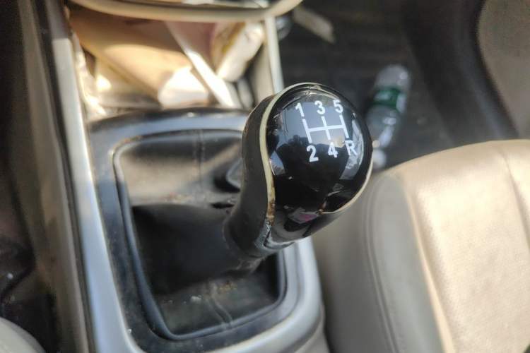 Used CHANGAN Eado 2012 1.6L Manual Luxury Model China IV Standard Gear Lever