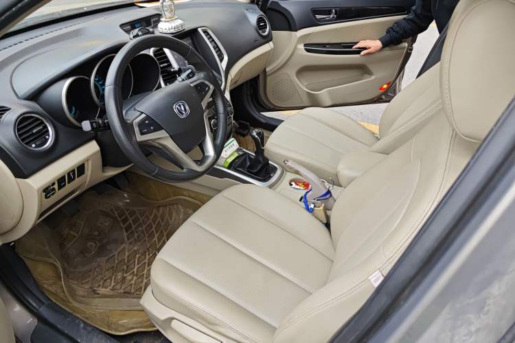 Used CHANGAN Eado 2012 1.6L Manual Luxury Version China IV Standard Left Front Seat