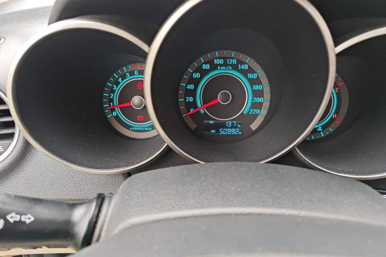 Used CHANGAN Eado 2012 1.6L Manual Luxury Version China IV Standard Odometer Close Up