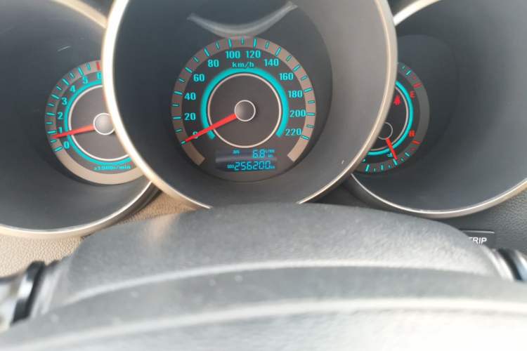Used CHANGAN Eado 2012 1.6L Manual Luxury Model China IV Standard Odometer Close Up