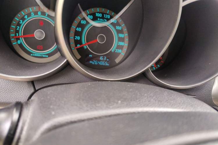 Used CHANGAN Eado 2012 1.6L Manual Luxury Model China IV Standard Odometer Close Up