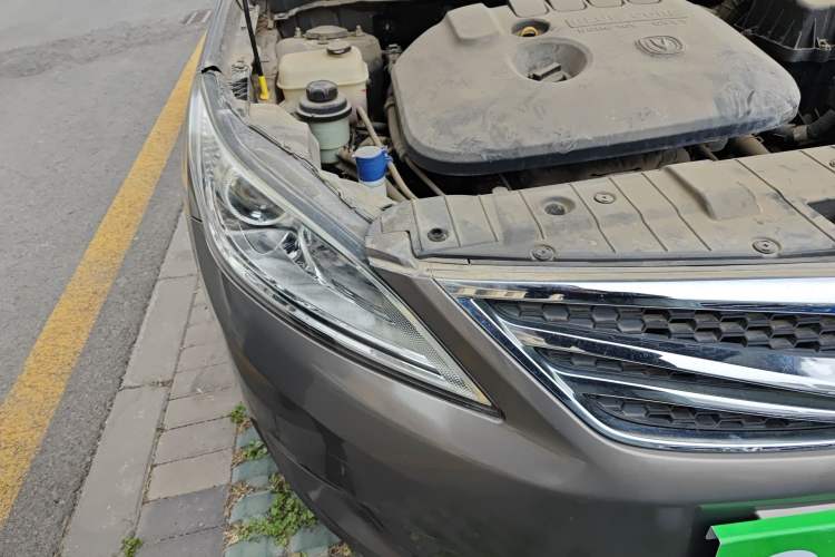 Used CHANGAN Eado 2012 1.6L Manual Luxury Version China IV Standard Right Front Headlight