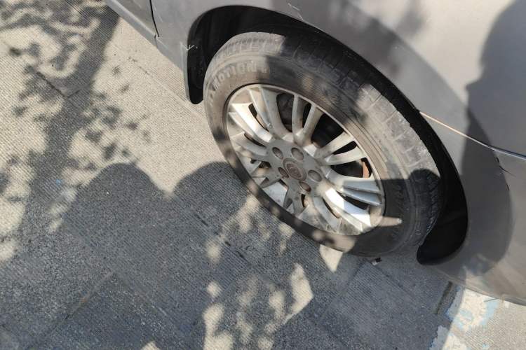 Used CHANGAN Eado 2012 1.6L Manual Luxury Model China IV Standard Right Front Wheel Hub