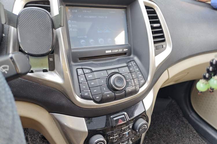 Used CHANGAN Eado 2013 1.6L Manual Luxury Model China V Standard Audio And AC Panel
