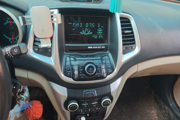 Used CHANGAN Eado 2013 1.6L Manual Luxury Model China V Standard Audio And AC Panel