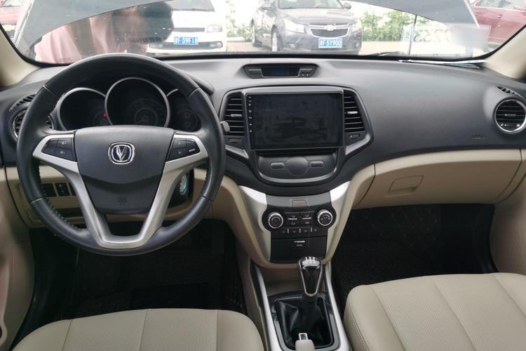 Used CHANGAN Eado 2013 1.6L Manual Luxury Model China V Standard Center Console