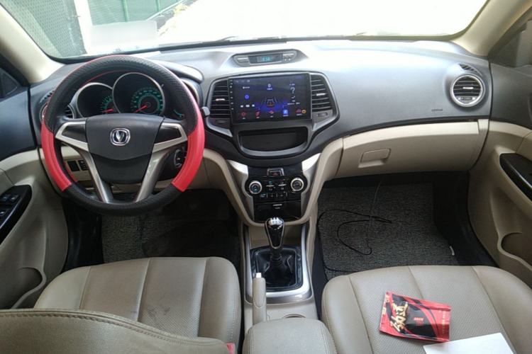 Used CHANGAN Eado 2013 1.6L Manual Elite Model China IV Standard Center Console