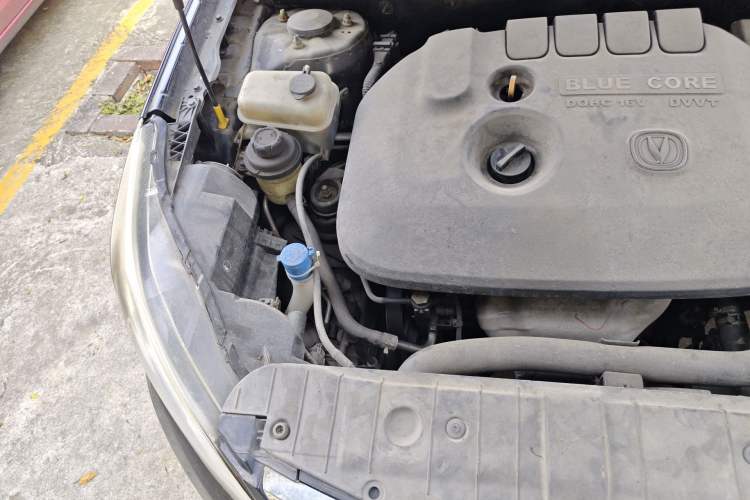 Used CHANGAN Eado 2013 1.6L Manual Luxury Model China V Standard Engine Bay Right