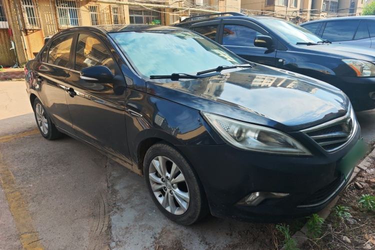 Used CHANGAN Eado 2013 1.6L Manual Luxury Model China V Standard Front Right 45 Deg