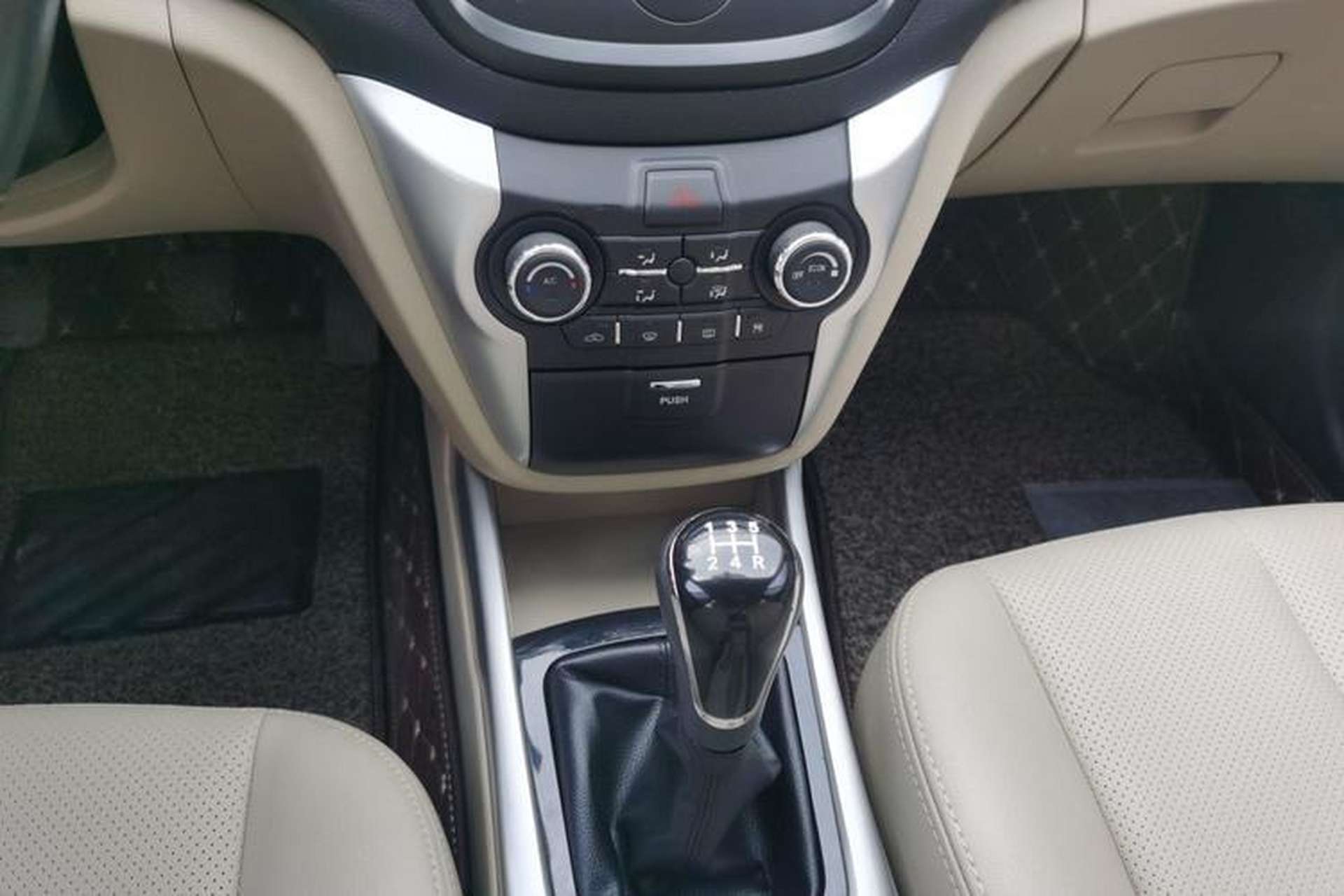 Used CHANGAN Eado 2013 1.6L Manual Luxury Model China V Standard Gear Lever