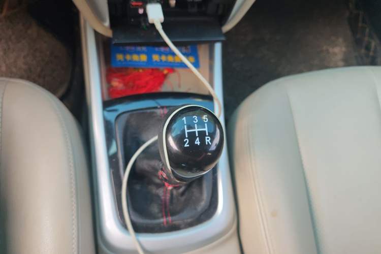 Used CHANGAN Eado 2013 1.6L Manual Luxury Model China V Standard Gear Lever