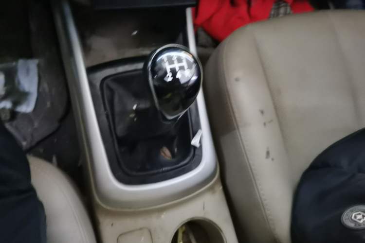 Used CHANGAN Eado 2013 1.6L Manual Luxury Model China V Standard Gear Lever