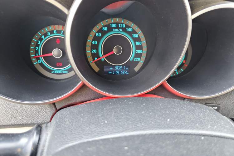 Used CHANGAN Eado 2013 1.6L Manual Luxury Model China V Standard Odometer Close Up
