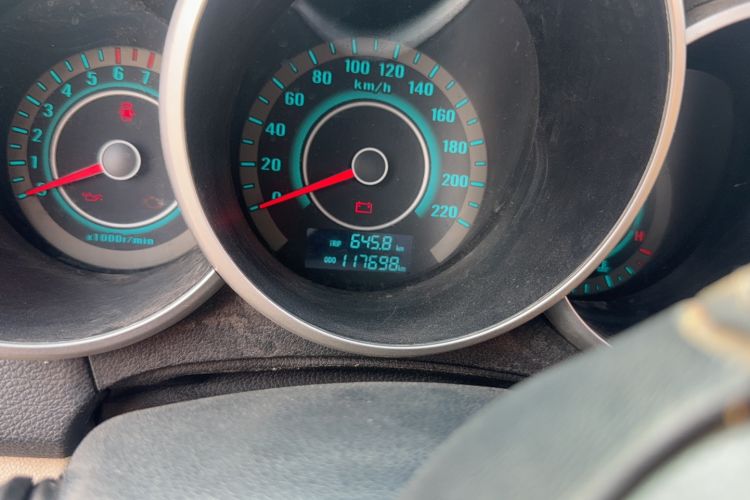 Used CHANGAN Eado 2013 1.6L Manual Luxury Model China V Standard Odometer Close Up