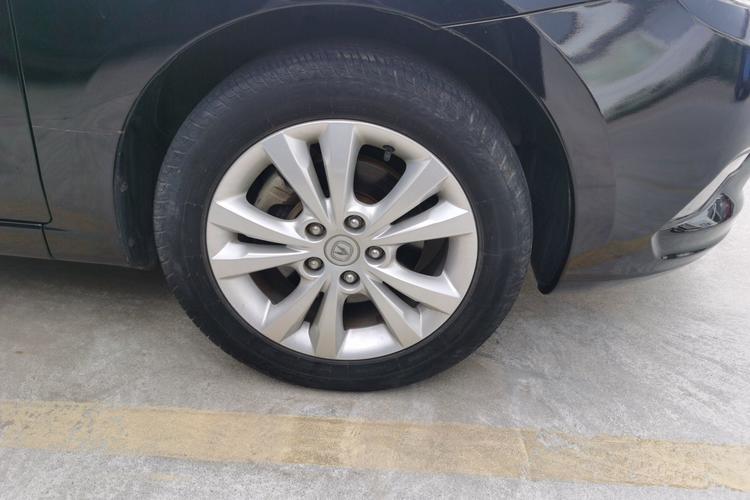 Used CHANGAN Eado 2013 1.6L Manual Luxury Model China V Standard Right Front Wheel Hub