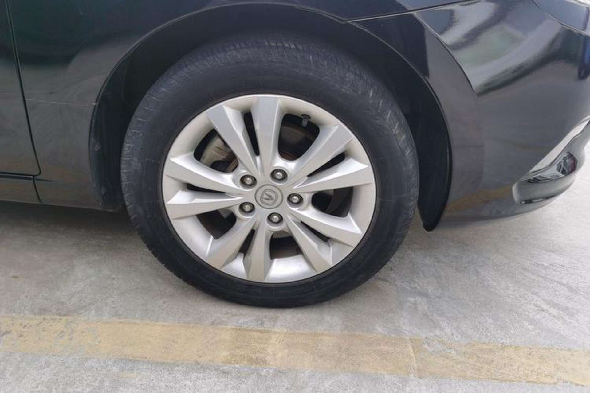 Used CHANGAN Eado 2013 1.6L Manual Luxury Model China V Standard Right Front Wheel Hub