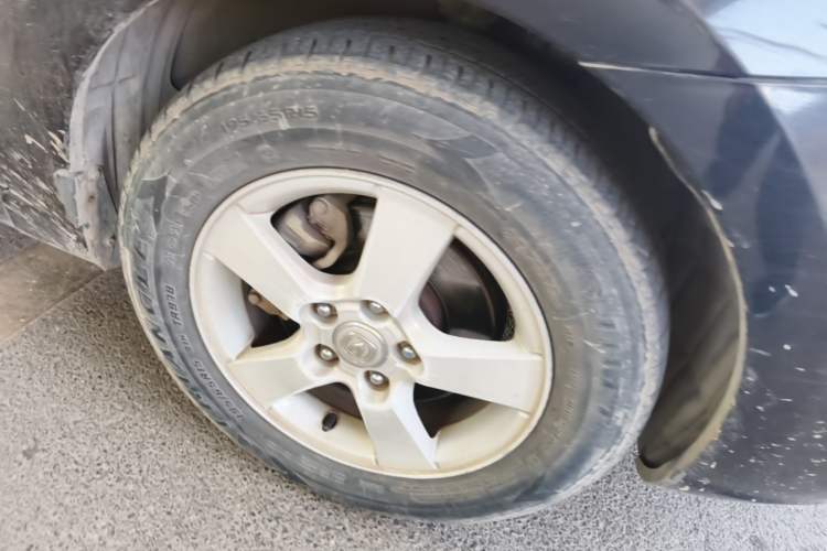 Used CHANGAN Eado 2013 1.6L Manual Elite Model China IV Standard Right Front Wheel Hub