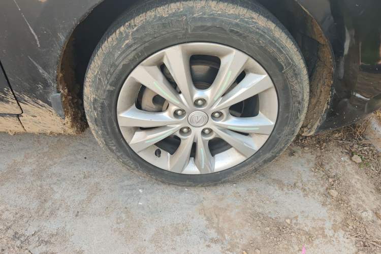 Used CHANGAN Eado 2013 1.6L Manual Luxury Model China V Standard Right Front Wheel Hub