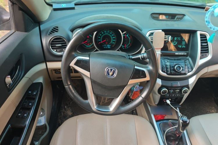 Used CHANGAN Eado 2013 1.6L Manual Luxury Model China V Standard Steering Wheel
