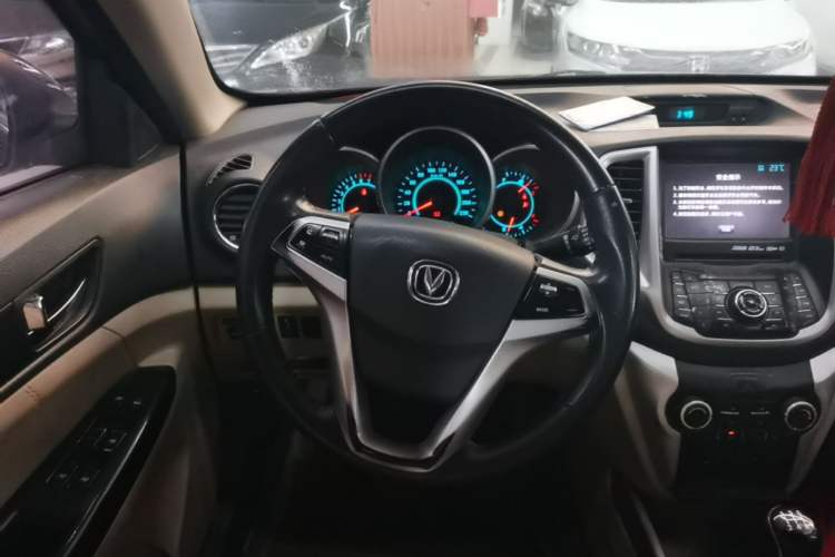 Used CHANGAN Eado 2013 1.6L Manual Luxury Model China V Standard Steering Wheel
