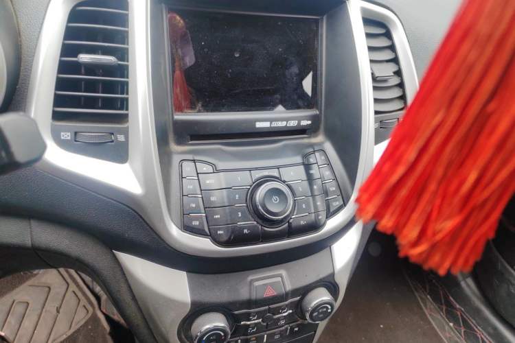 Used CHANGAN Eado 2013 1.6L Manual Elite Model China V Standard Audio And AC Panel