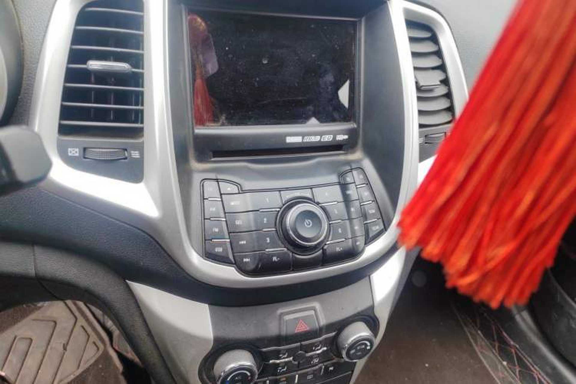 Used CHANGAN Eado 2013 1.6L Manual Elite Model China V Standard Audio And AC Panel