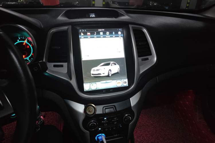 Used CHANGAN Eado 2013 1.6L Automatic ZhiKu Model China IV Standard Audio And AC Panel