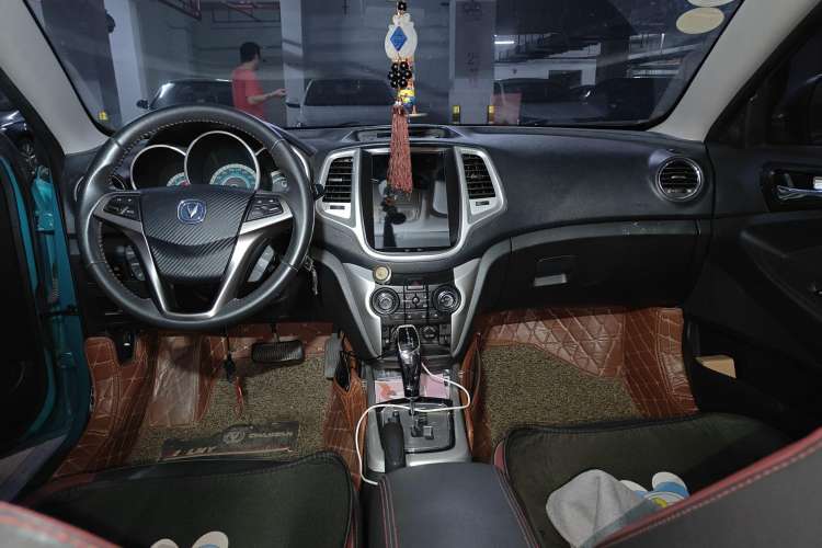 Used CHANGAN Eado 2013 1.6L Automatic ZhiKu Model China IV Standard Center Console