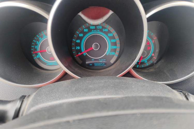 Used CHANGAN Eado 2013 1.6L Manual Elite Model China V Standard Odometer Close Up