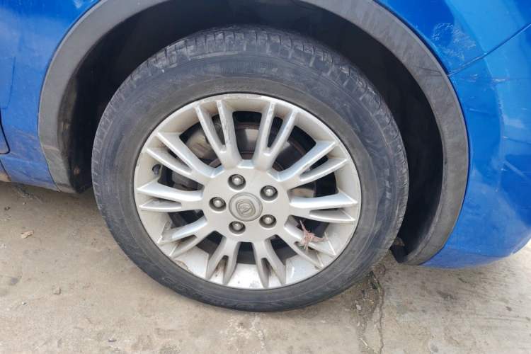 Used CHANGAN Eado 2013 1.6L Manual Elite Model China V Standard Right Front Wheel Hub