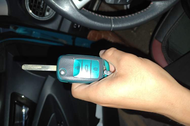 Used CHANGAN Eado 2013 1.6L Automatic ZhiKu Model China IV Standard Vehicle Key