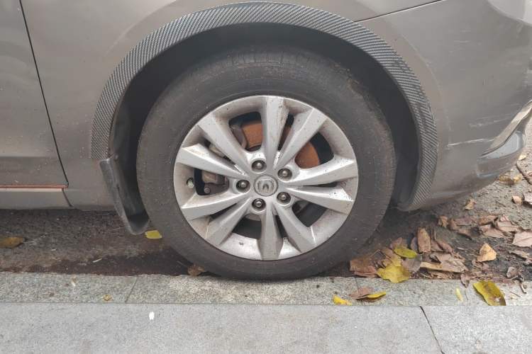 Used CHANGAN Eado 2013 1.6L Manual Elite Model China IV Standard Right Front Wheel Hub